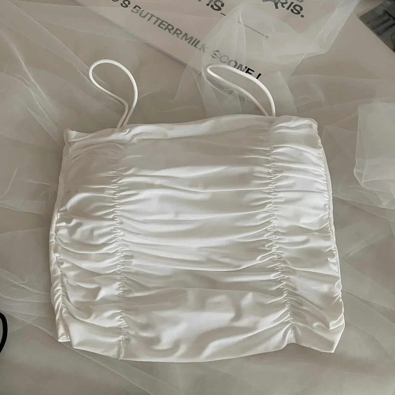 Top corto sin mangas para mujer de la marca Glow, con tazas, ideal como ropa interior o lencería femenina.