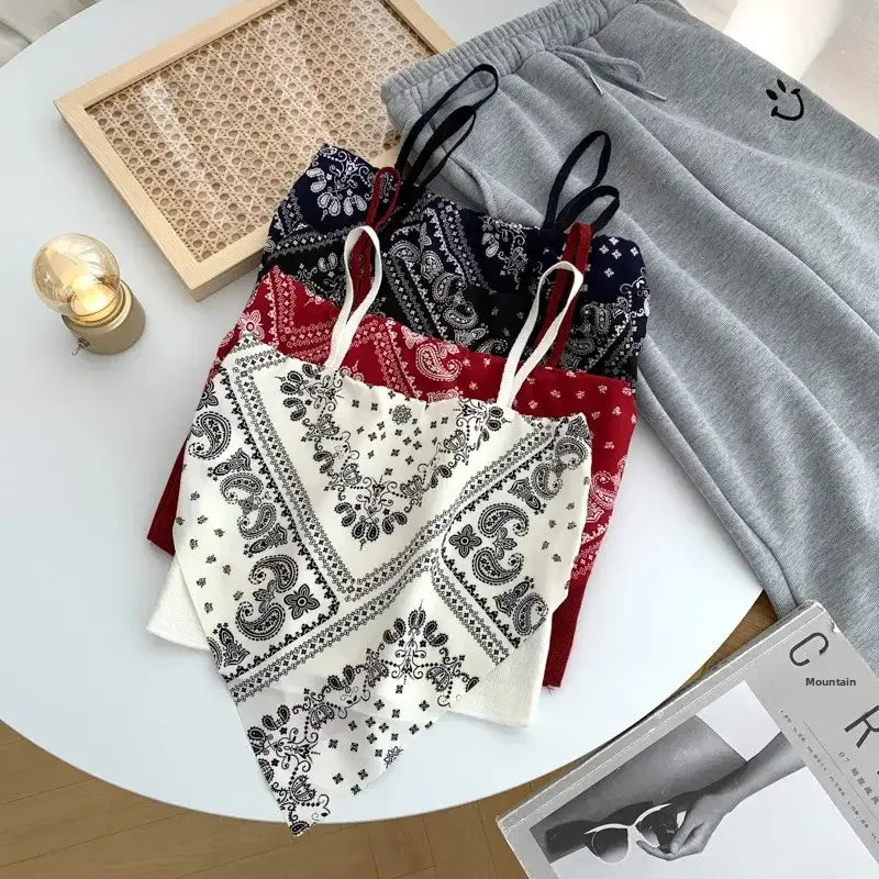 Top corto de satén negro con lazo en la espalda, blusa sin mangas de verano con estampado bandana y tirantes finos, para mujer.