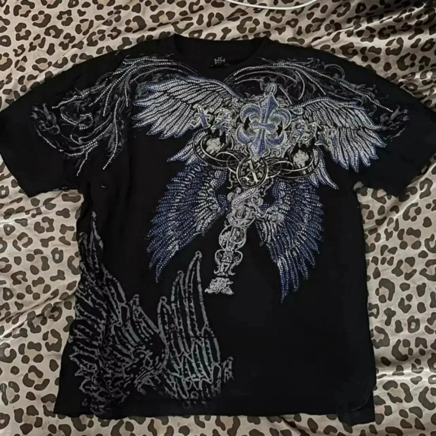 Camiseta de cuello redondo Glow para hombre con estampado de ala de ángel y calavera, ropa transpirable y cómoda para verano.