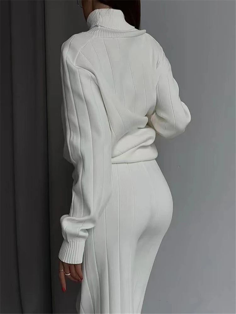 Conjunto de chándal de punto blanco para mujer de Glow, suéter de cuello alto y pantalón recto para otoño e invierno 2023.