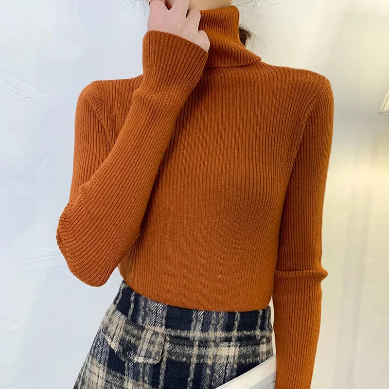Suéter de cuello alto para mujer Glow, de punto suave y cachemira en color neutro, ideal para otoño y estilo casual.
