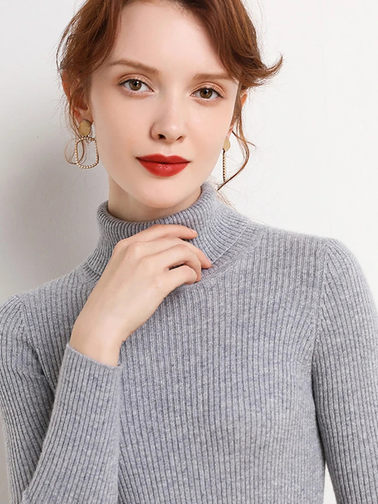 Suéter de cuello alto para mujer de cachemira, suave y cálido, en color beige, con diseño básico y elegante de la marca Glow.
