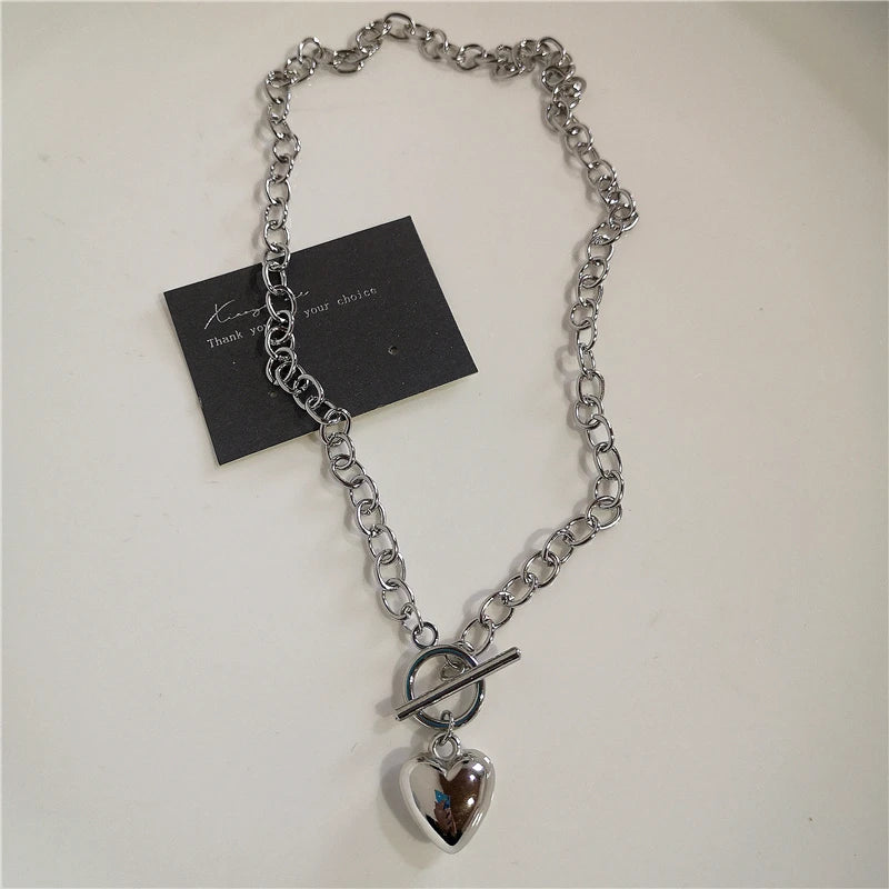 Cadena con colgante de cruz de corazón negro, estilo punk rock, accesorios góticos y vintage de los años 90 y Y2K, marca Glow