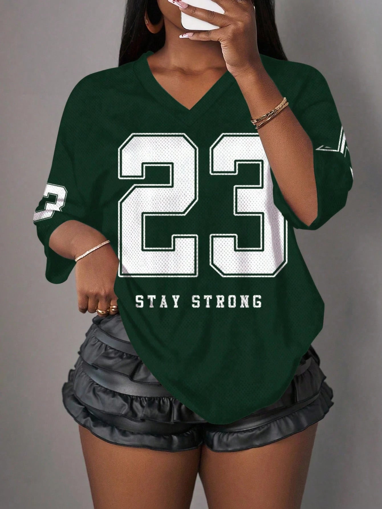Camiseta gráfica minimalista Glow para mujer con letras NO.23, jersey deportivo de verano para baloncesto y estilo Y2K.