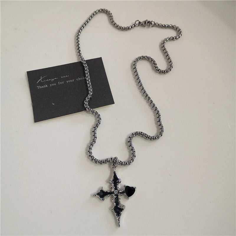 Collar de cadena con colgante de cruz y corazón negro, estilo punk rock gótico, para hombres y mujeres, accesorios vintage y streetwear.